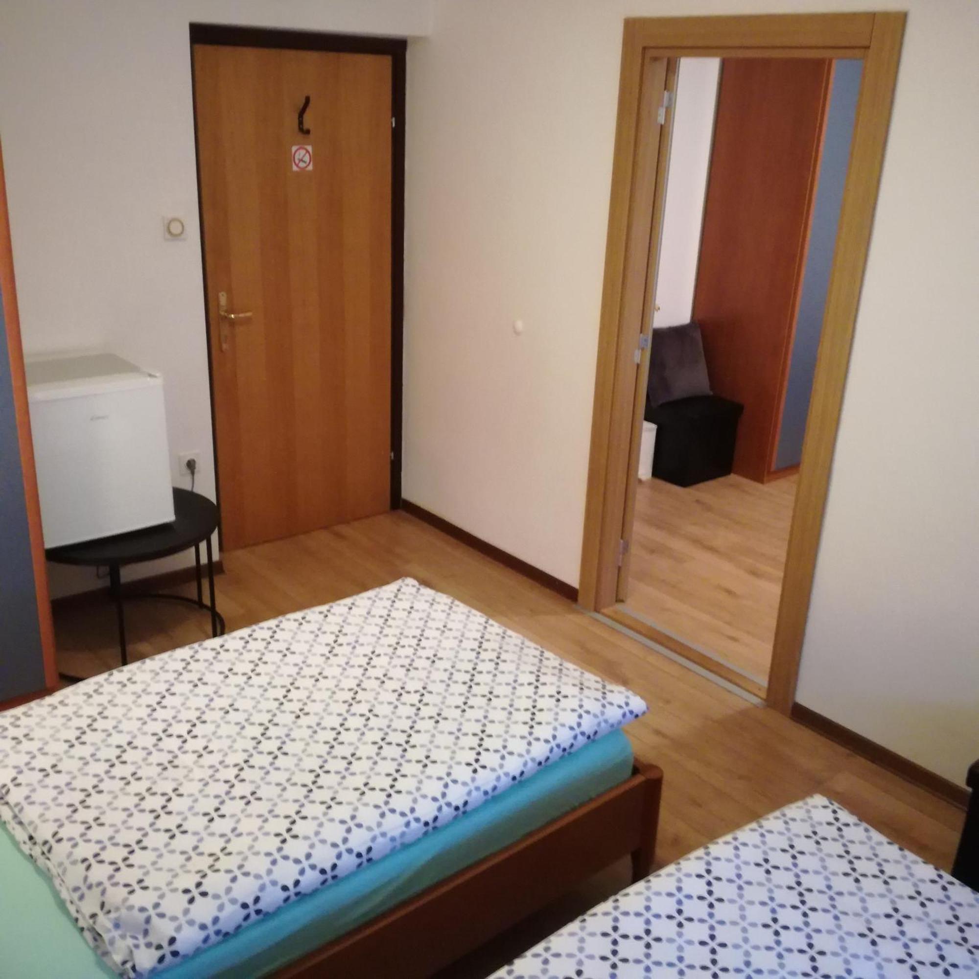 Rooms Kapelj Postojna Quarto foto